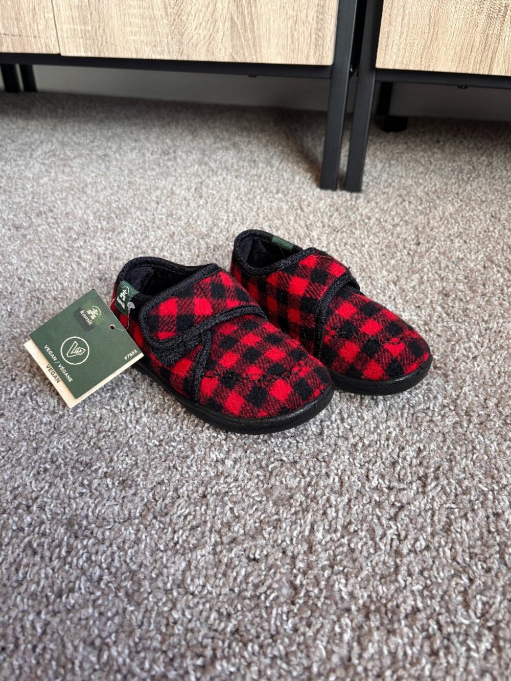 NEW Kamik CozyLodge Red/Black Toddler Slipper Buffalo Plaid Size 9